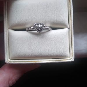 1/10 karat diamond white gold ring size 7